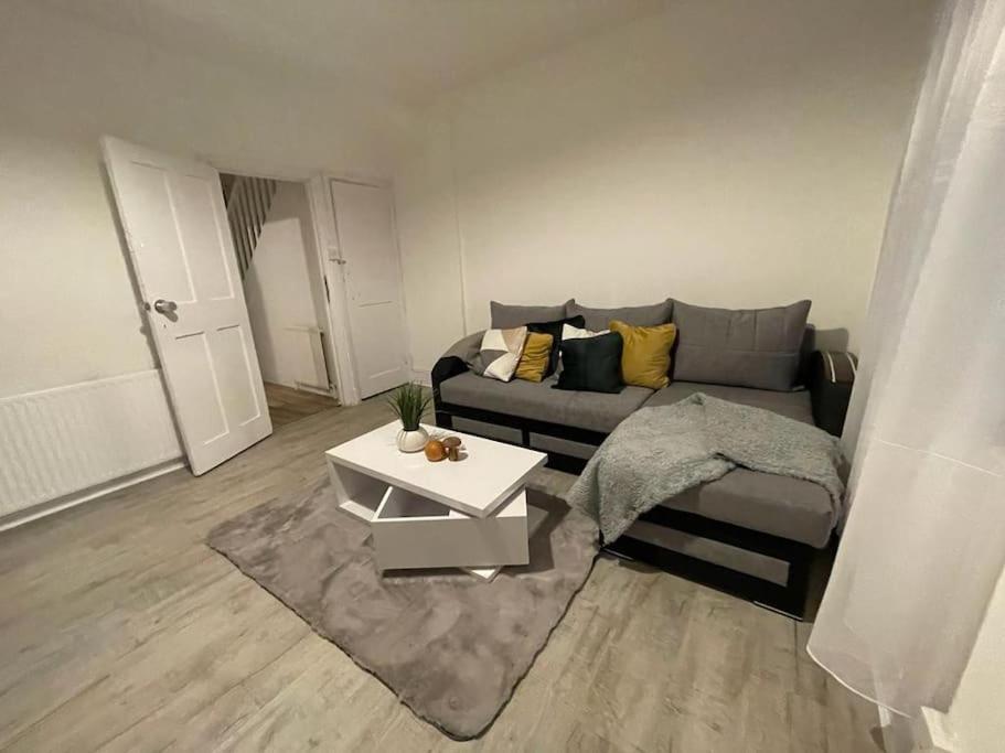 Beautiful 2 Bedroom On Tower Bridge 伦敦 外观 照片